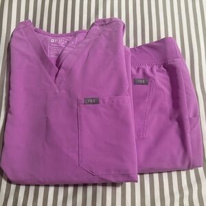 Figs Medium Scrub Set